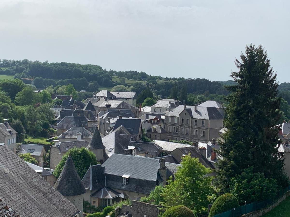 Treignac Tourelles Lägenhet Exteriör bild